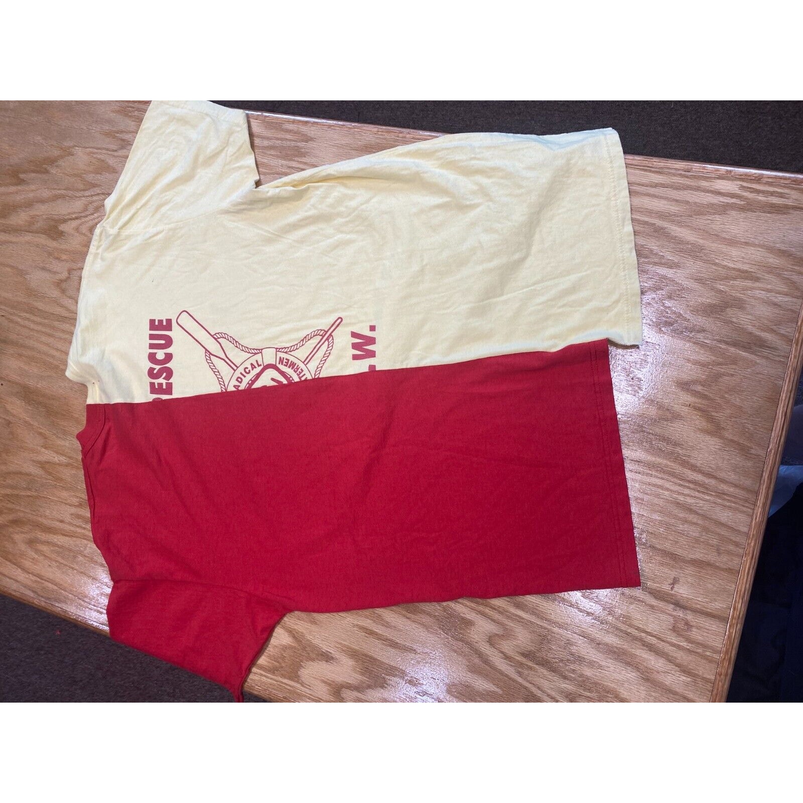 Rentrayage T-Shirt Unisex Xl Red Yellow Short Sleeve Printed Split Tee B78 — image 5 of 7